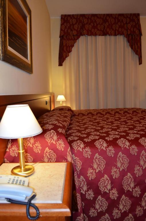 Hotel Olioso Peschiera del Garda Quarto foto