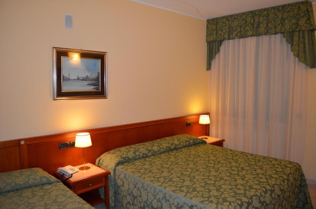 Hotel Olioso Peschiera del Garda Quarto foto