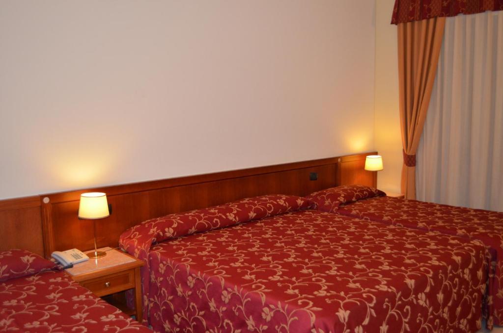 Hotel Olioso Peschiera del Garda Quarto foto